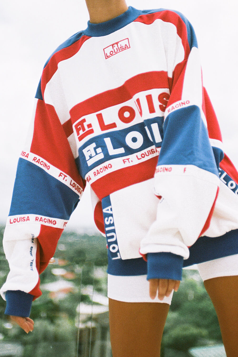 tops signature sweater 3