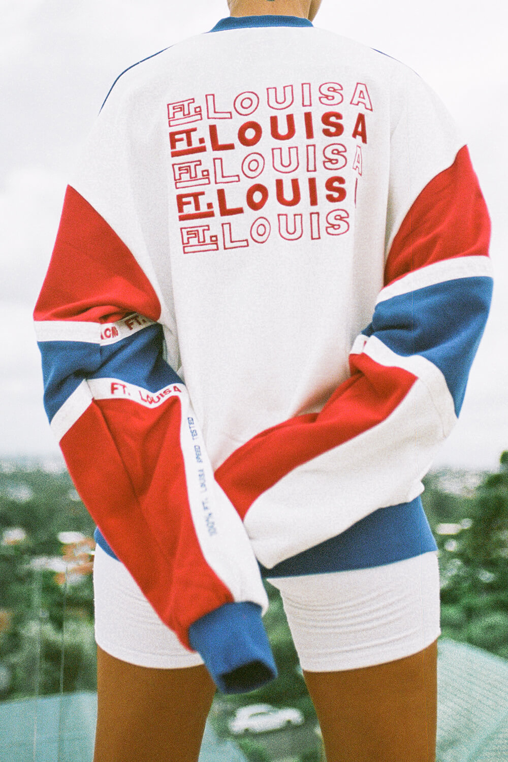 tops signature sweater 4